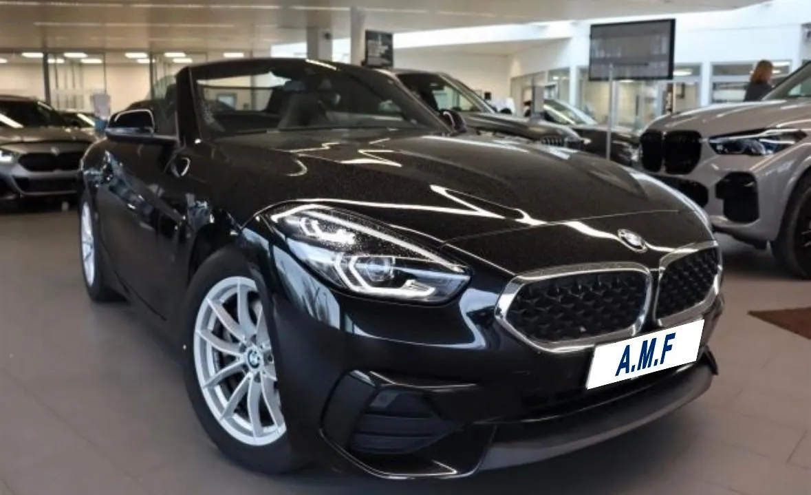 BMW Z4 sDrive20i Advantage Image 1